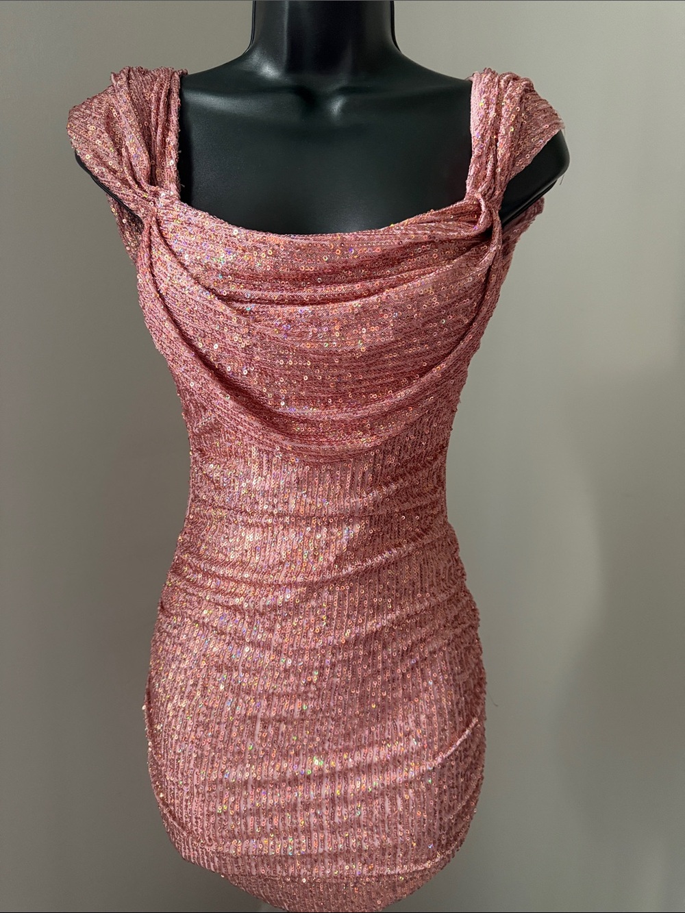 🆕 HELLO MOLLY Frequent The Club Dress Pink Sequin Size 2 NWT - Picture 6 of 16